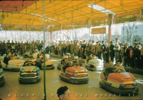 JOUR DE FETE AUTO TAMPONNEUSE .jpg